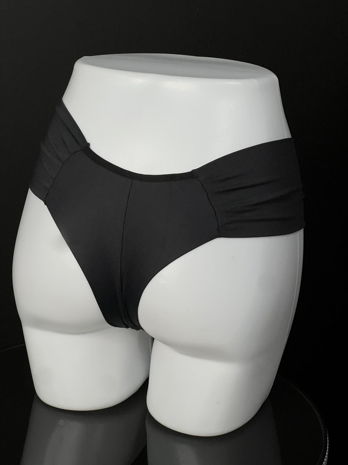 Calcinha Isadora - Poliamida com pala dupla na lateral e fio duplo |By Yumi's Lingeries