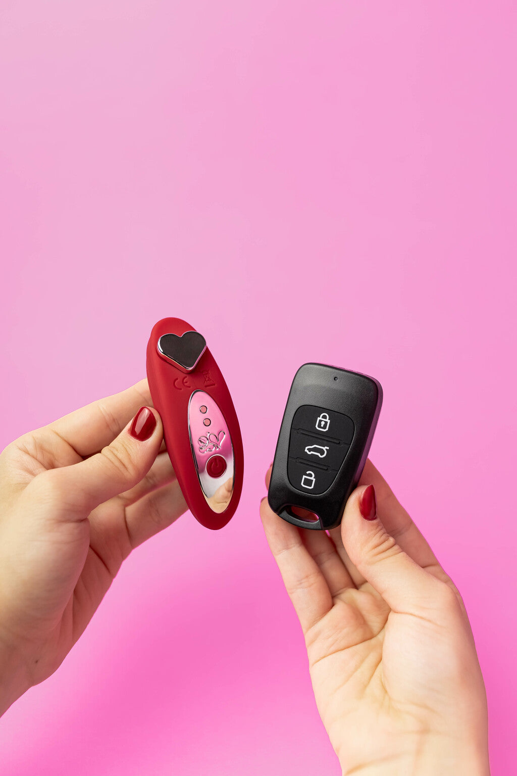 Cherry - Calcinha Vibratória com controle de carro e APP à distância