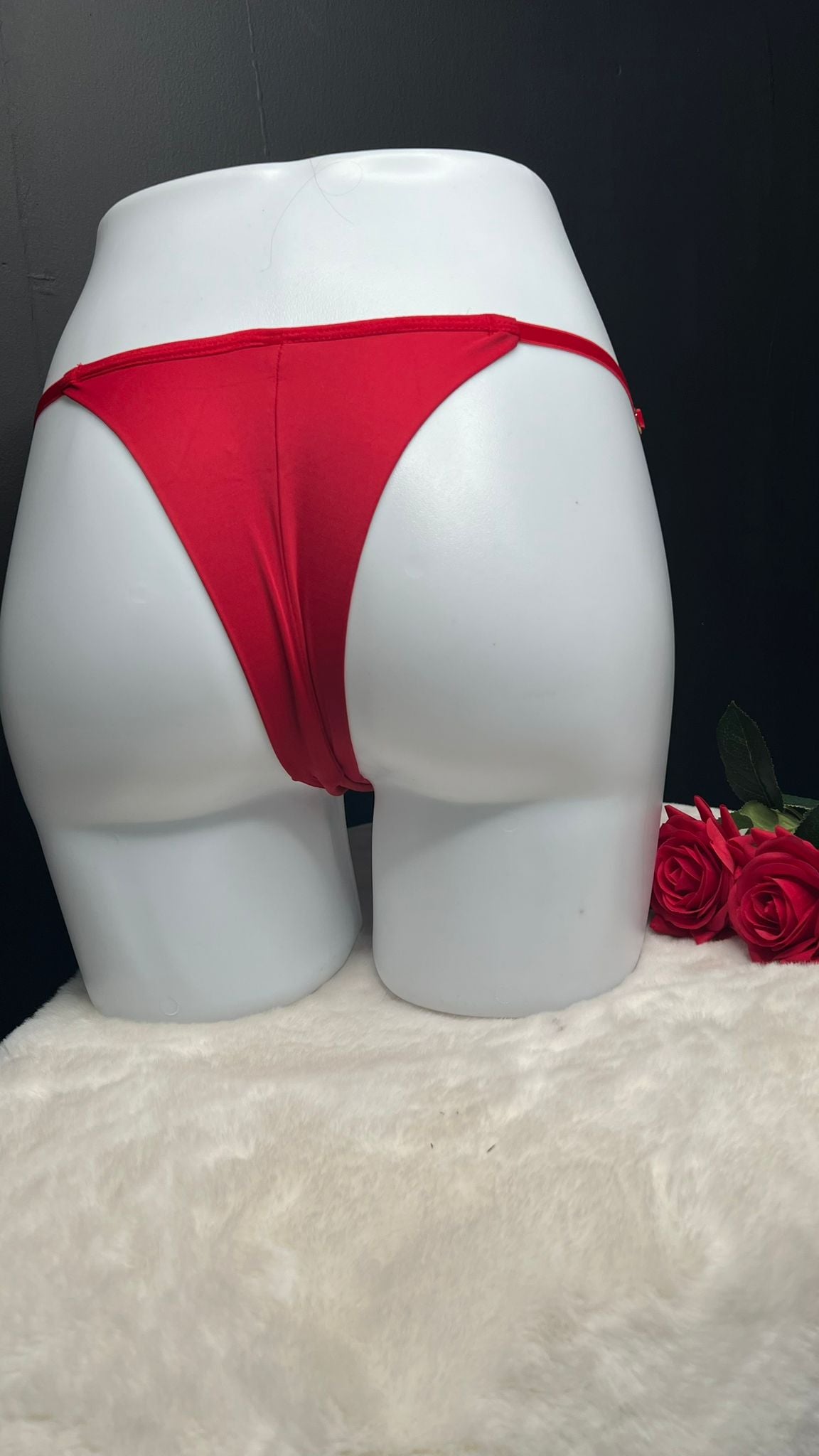 Calcinha Sarah - Regulagem com renda na frente e fio duplo atrás