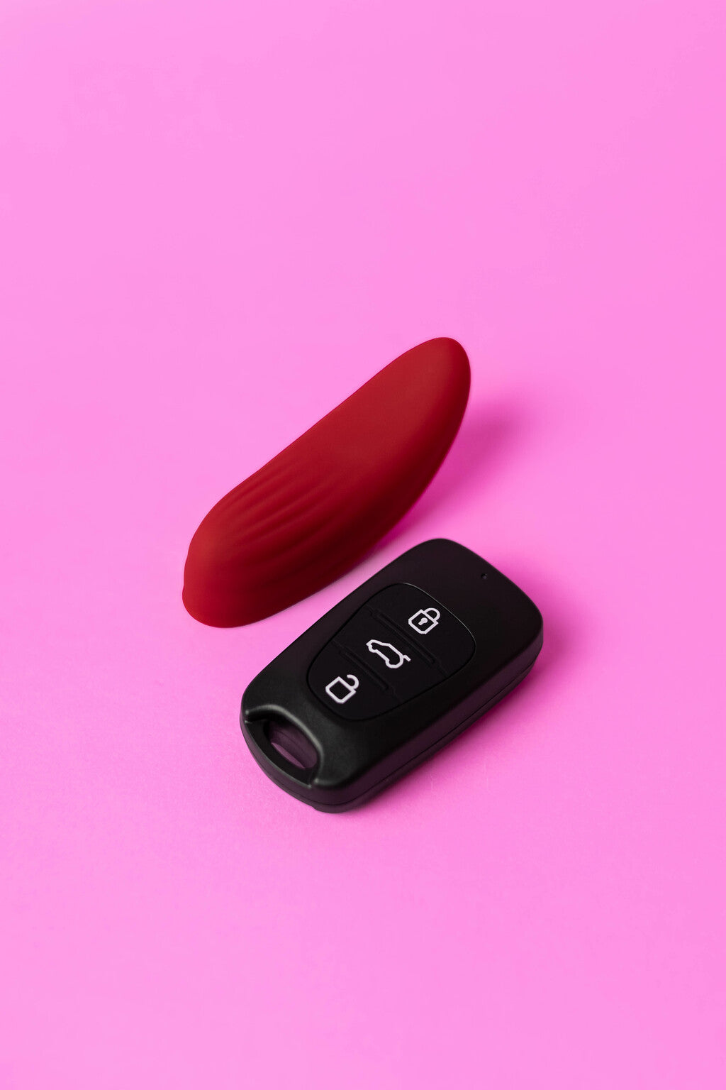 Cherry - Calcinha Vibratória com controle de carro e APP à distância